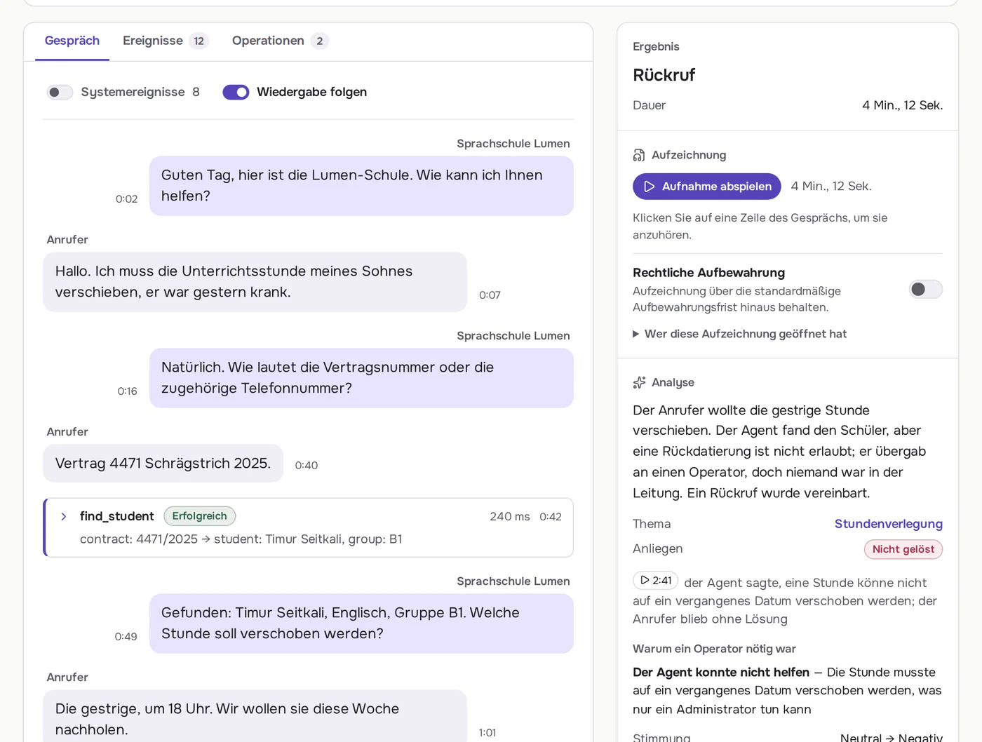 Ein Anruf in Callbrain: das Gespräch Zeile für Zeile, mit den Operationen, die der KI-Telefonagent im System der Schule ausgeführt hat